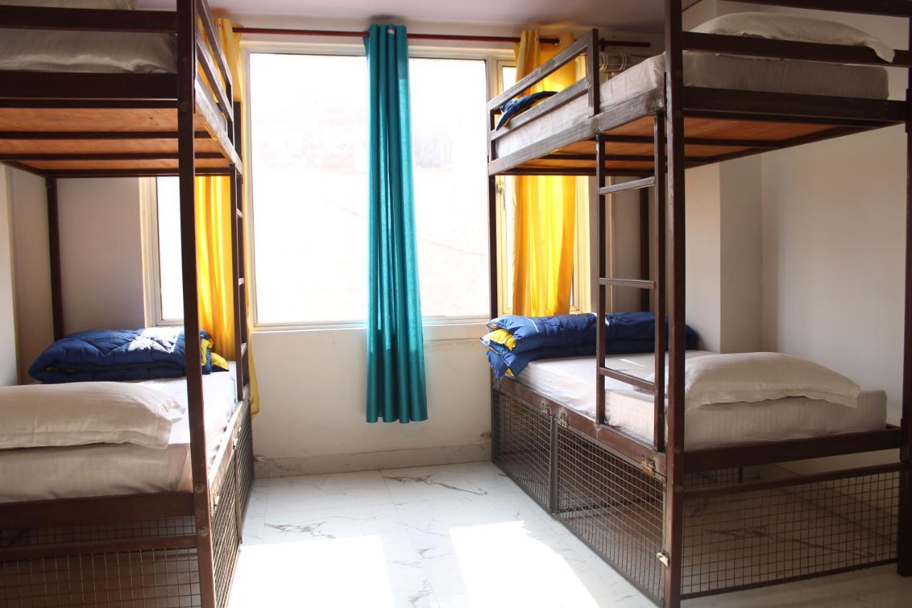 Travellers Paradise Hostel นิวเดลี ภายนอก รูปภาพ