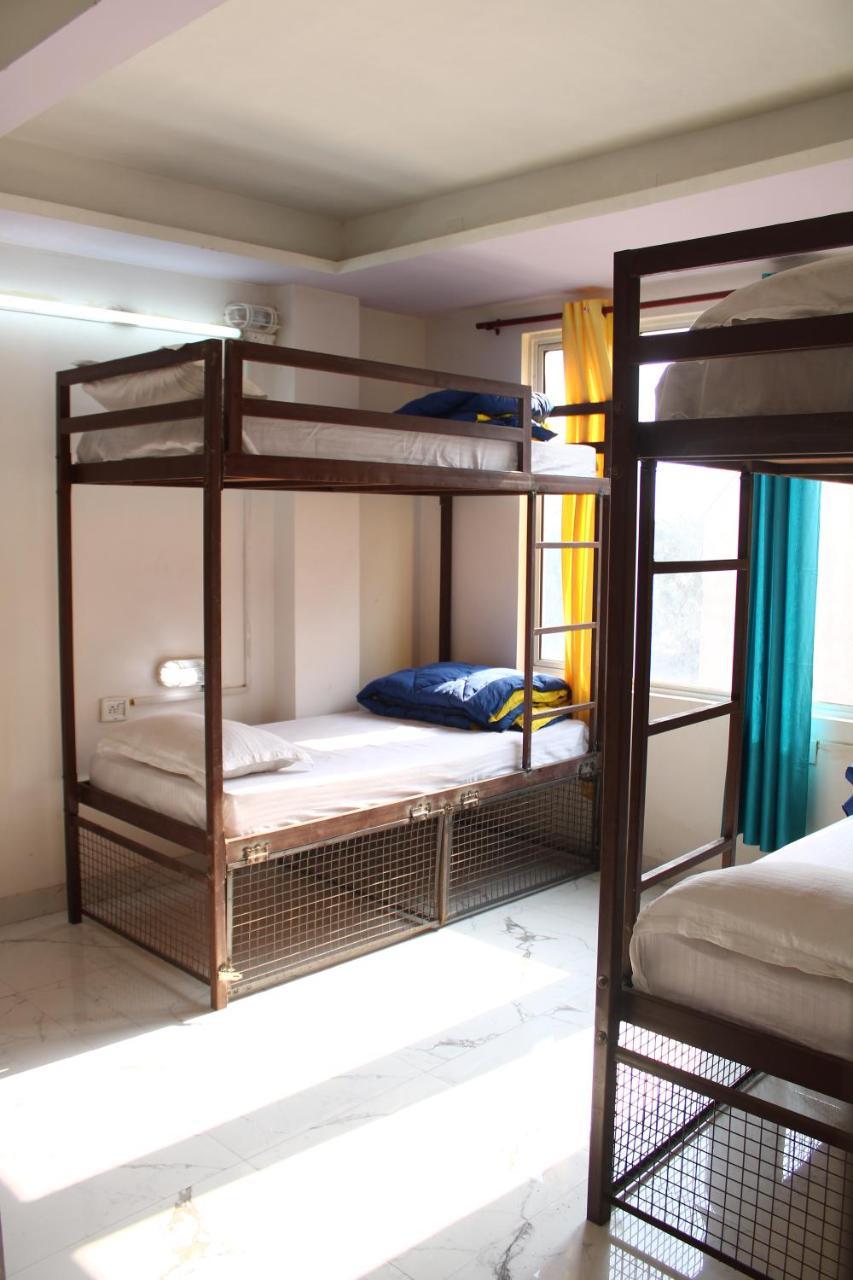 Travellers Paradise Hostel นิวเดลี ภายนอก รูปภาพ